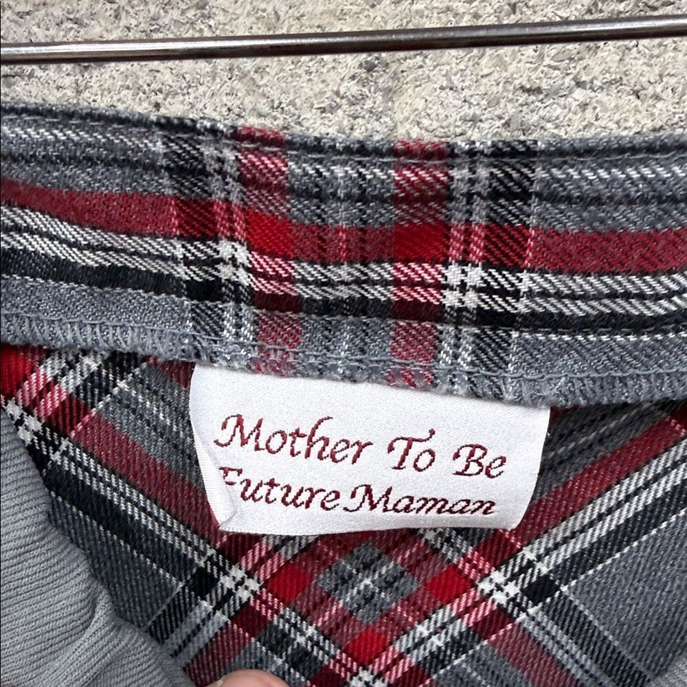 Elegant Gray and Red Plaid Pencil Skirt - Picture 3 of 5